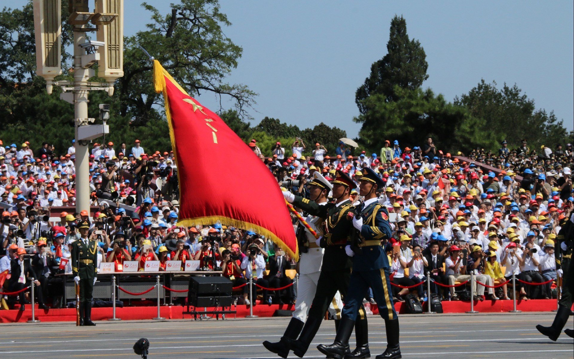 开云APP-德甲融合战术，比分4-3，明星锋线发威，控球率70%，传球成功86%，德甲对标